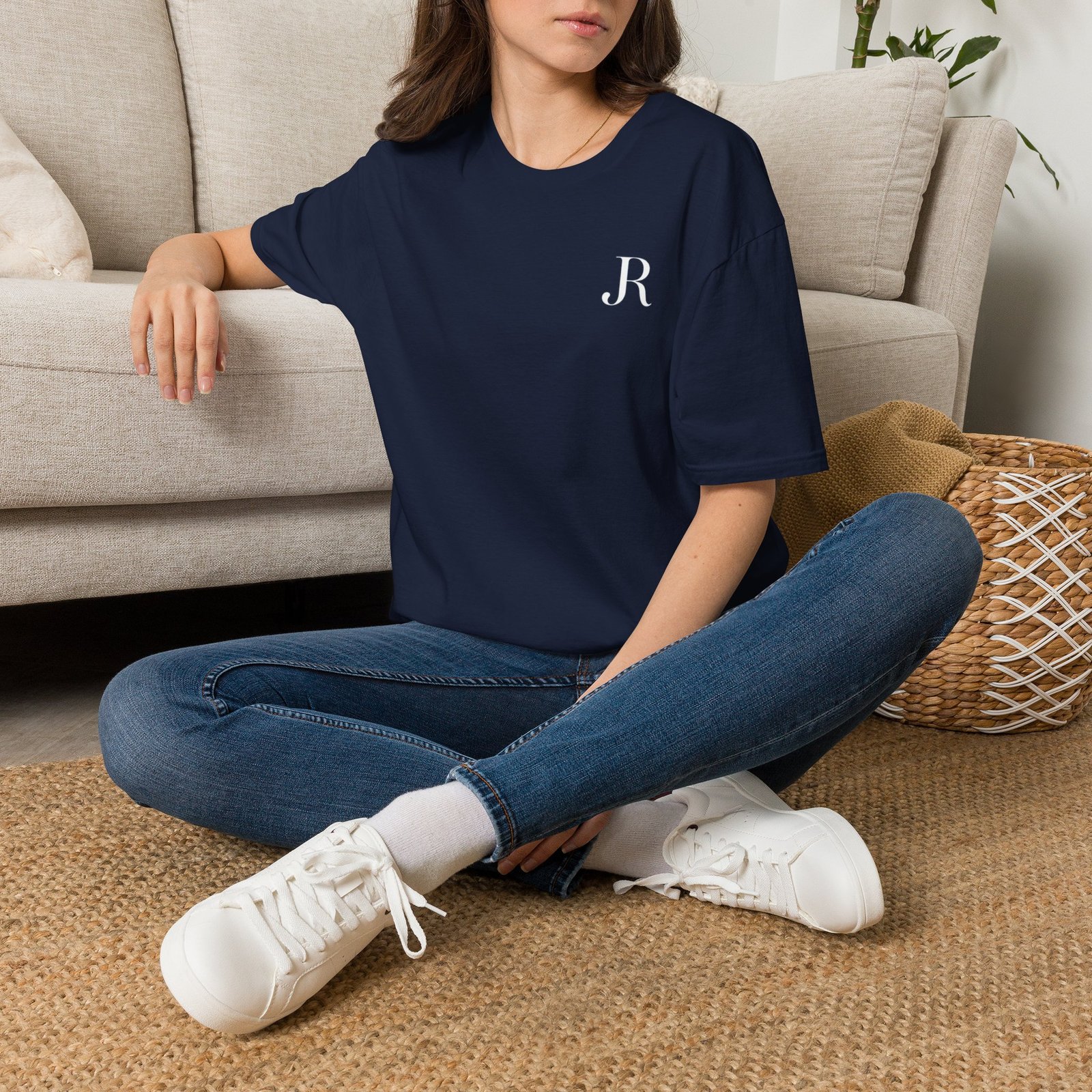 Minimal Monogram 'R' T-Shirt - Image 53