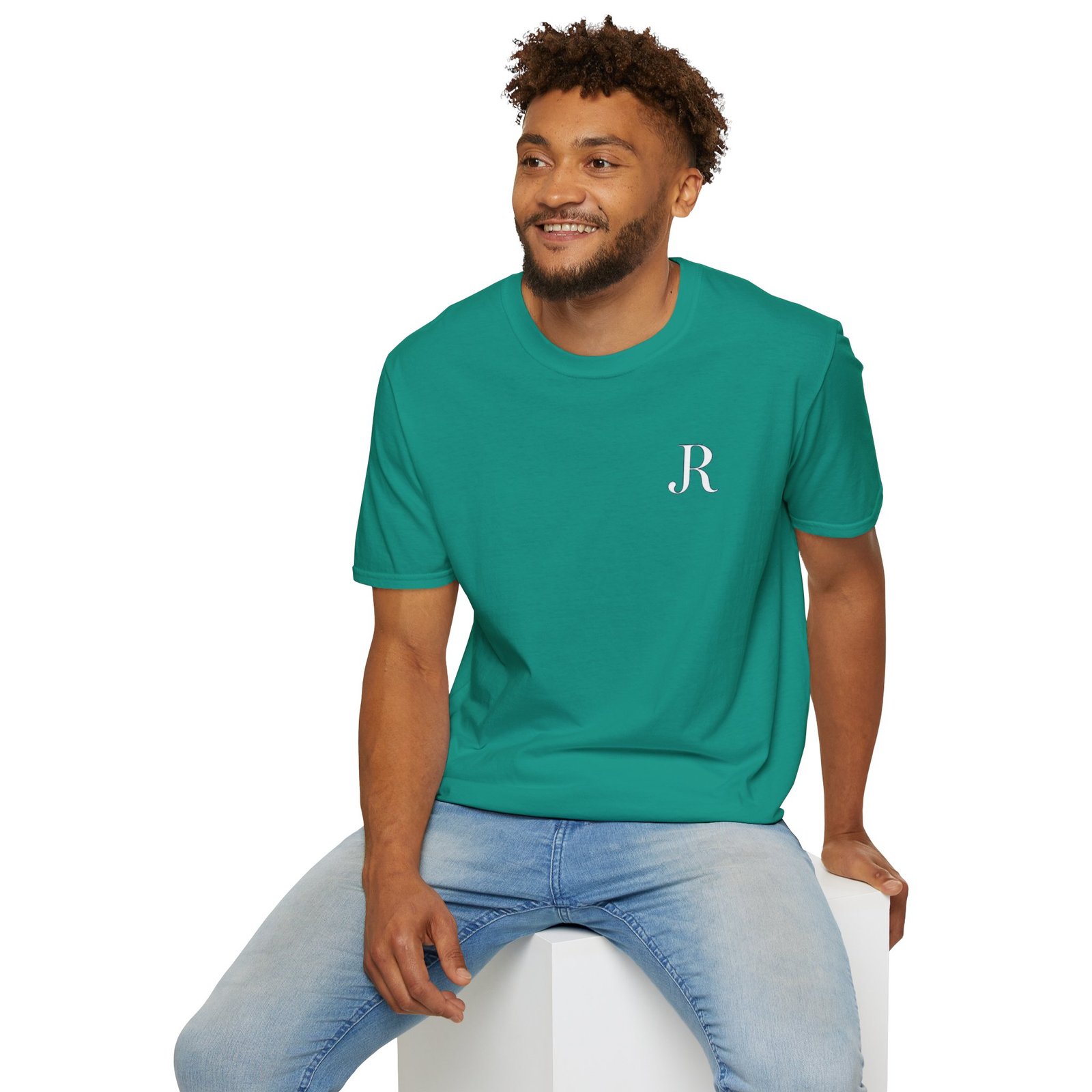 Minimal Monogram 'R' T-Shirt - Image 39