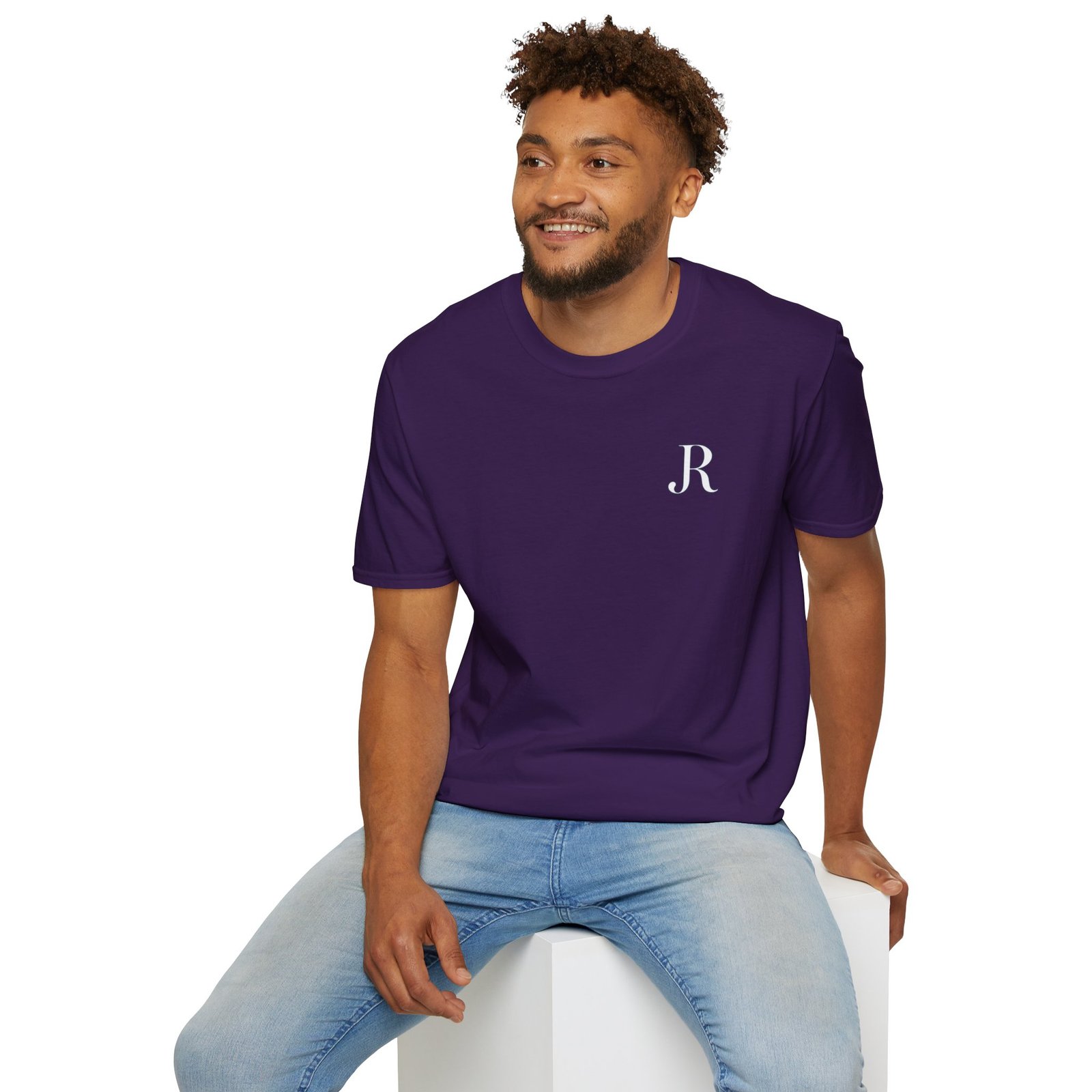 Minimal Monogram 'R' T-Shirt - Image 63